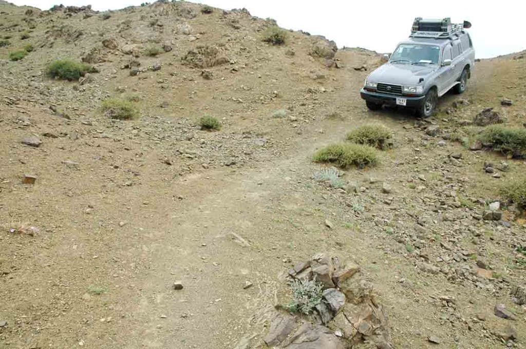In Mongolia single wheel ruts are made by motorbikes, and typically mean bad news for a 4WD. But no-one says you can't try!